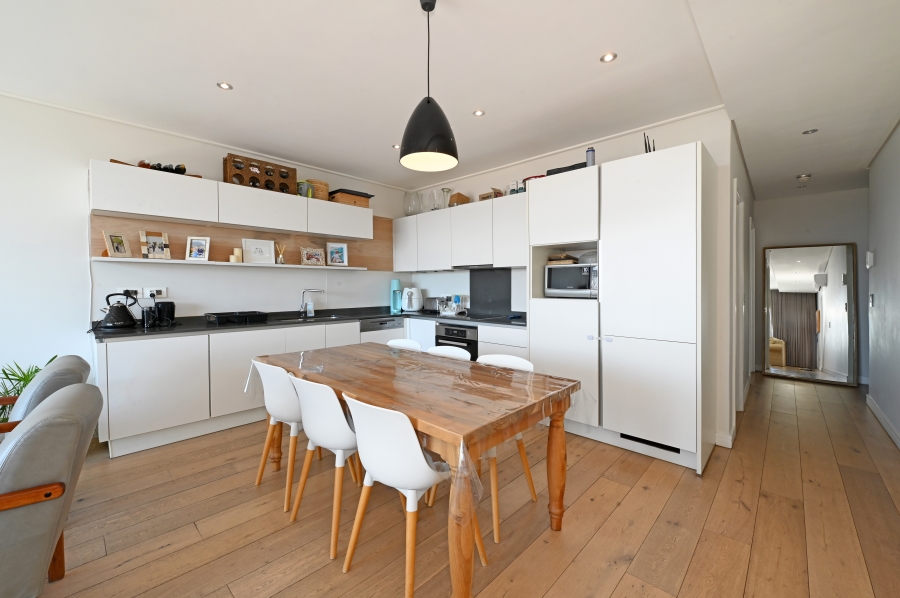 2 Bedroom Property for Sale in Vredehoek Western Cape